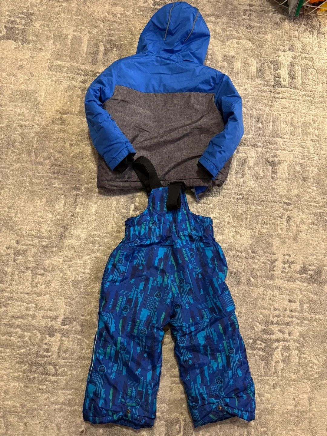 Paw Patrol Snowsuit - Size 3T image indicator(3)