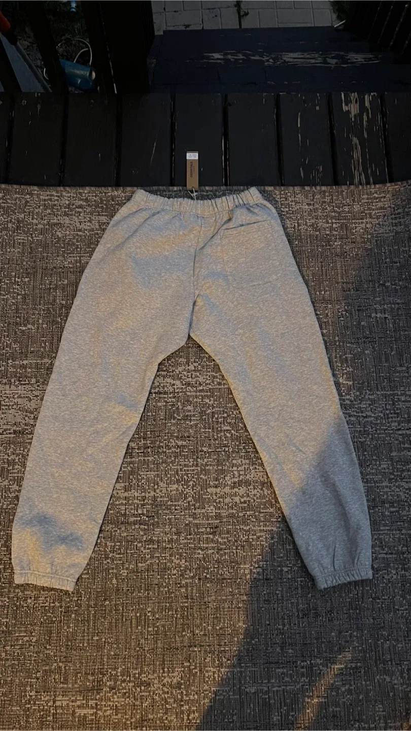Essentials Fear of God Grey Hoodie & Sweatpants Set - M and L image indicator(6)