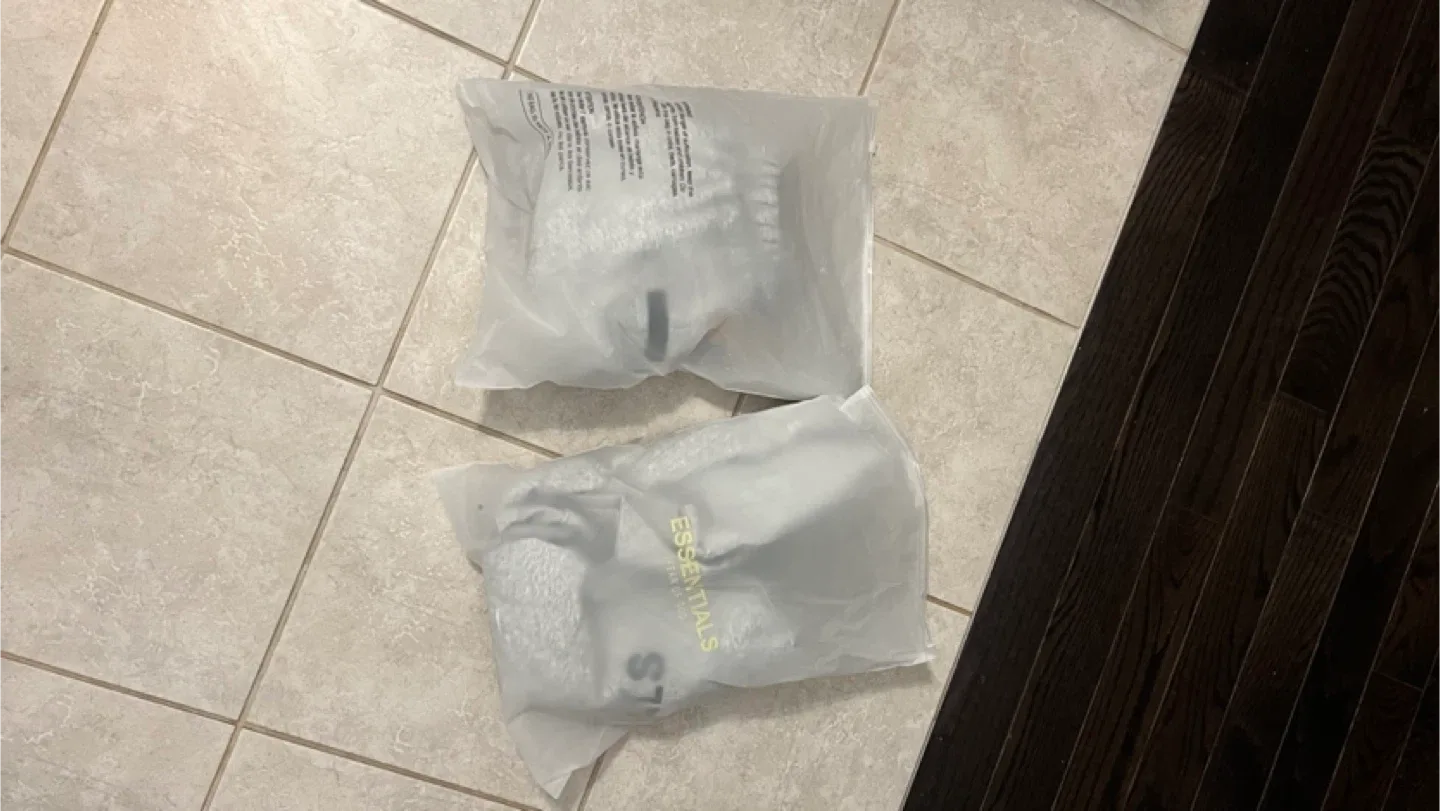 Essentials Fear of God Grey Hoodie & Sweatpants Set - M and L image indicator(8)