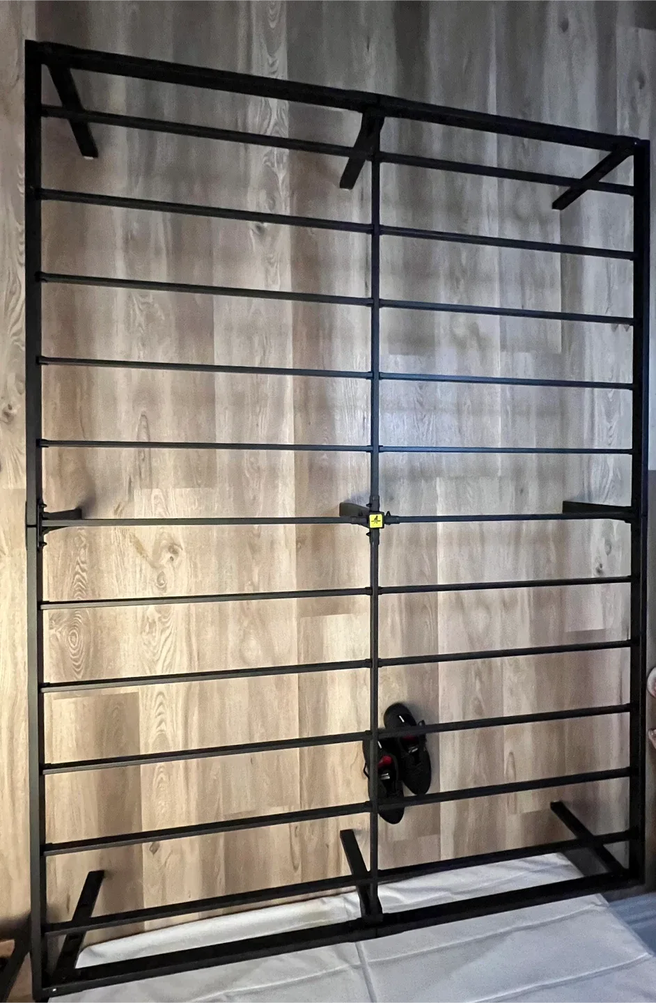 Black Metal Bed Frame - QUEEN size image indicator(2)