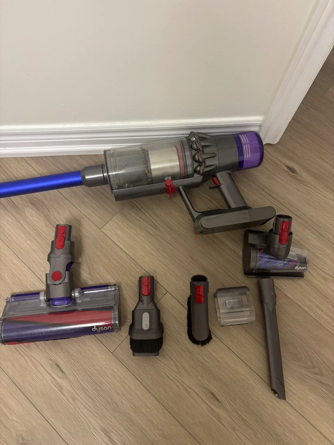 Dyson V11 cordless vacuum image indicator(4)