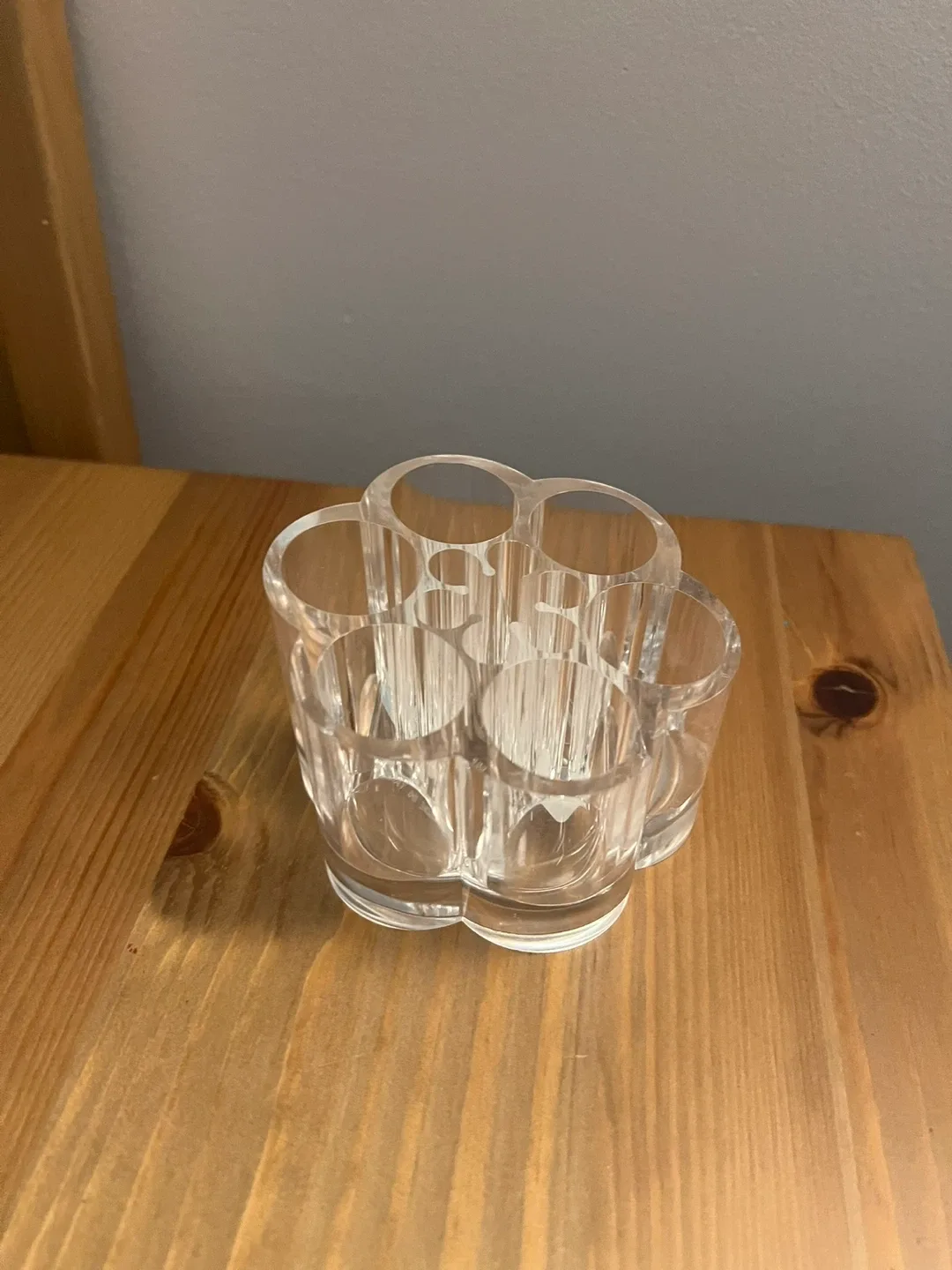 2 Clear Acrylic Makeup Organizers image indicator(2)