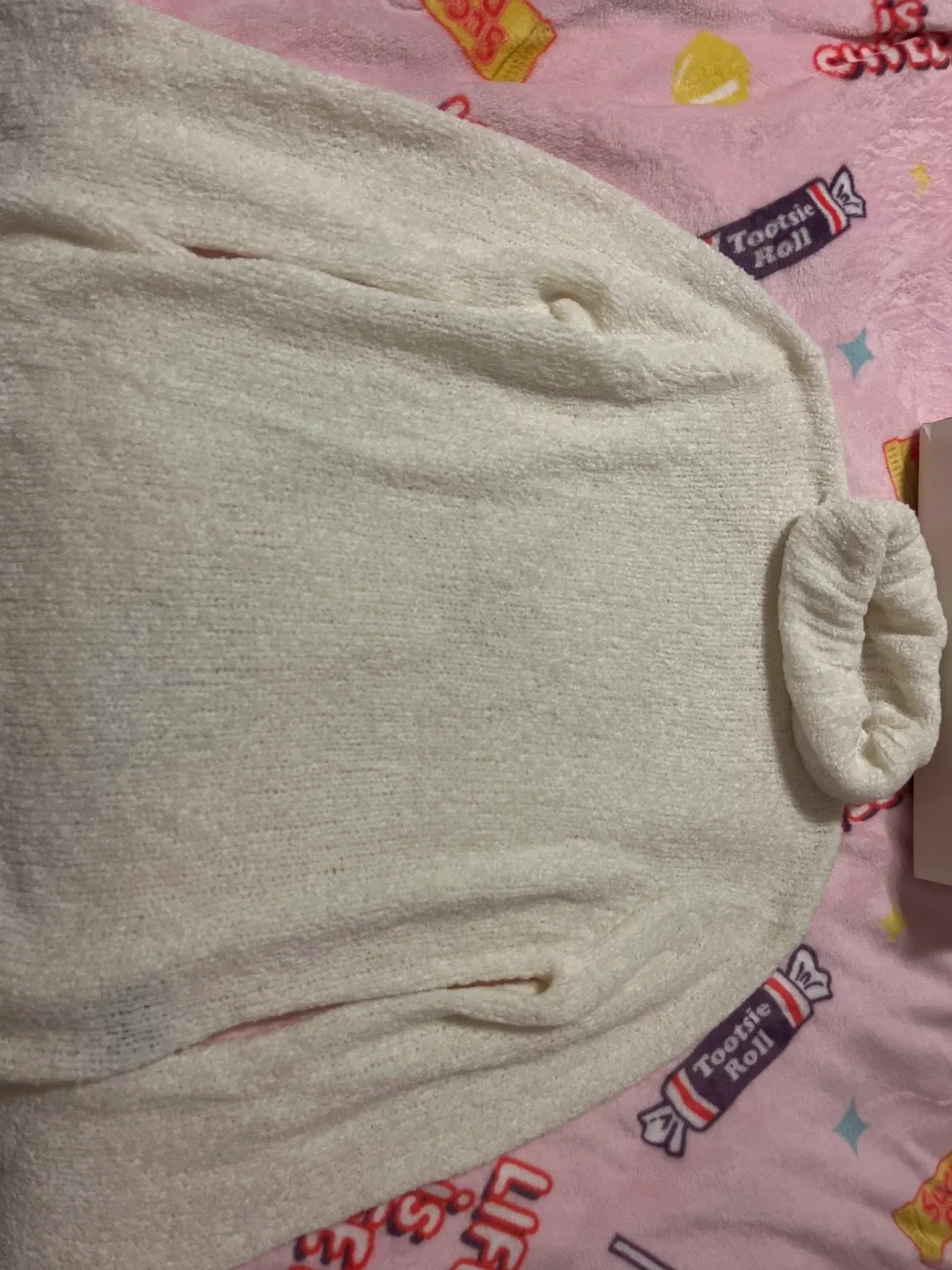 Japon et Chine Cream Turtleneck - Size L/G image indicator(2)