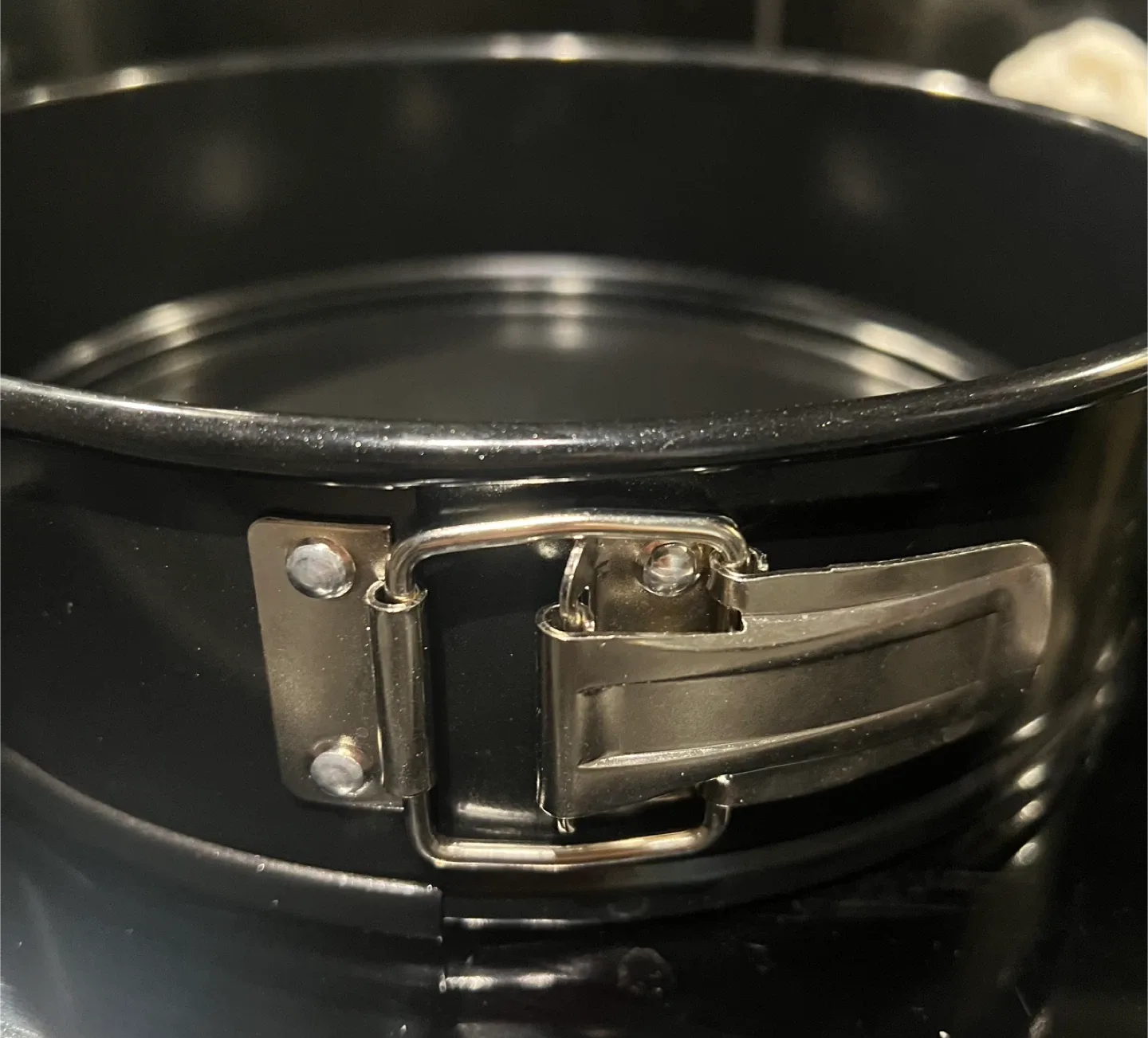 9 inch Cake Pan image indicator(2)