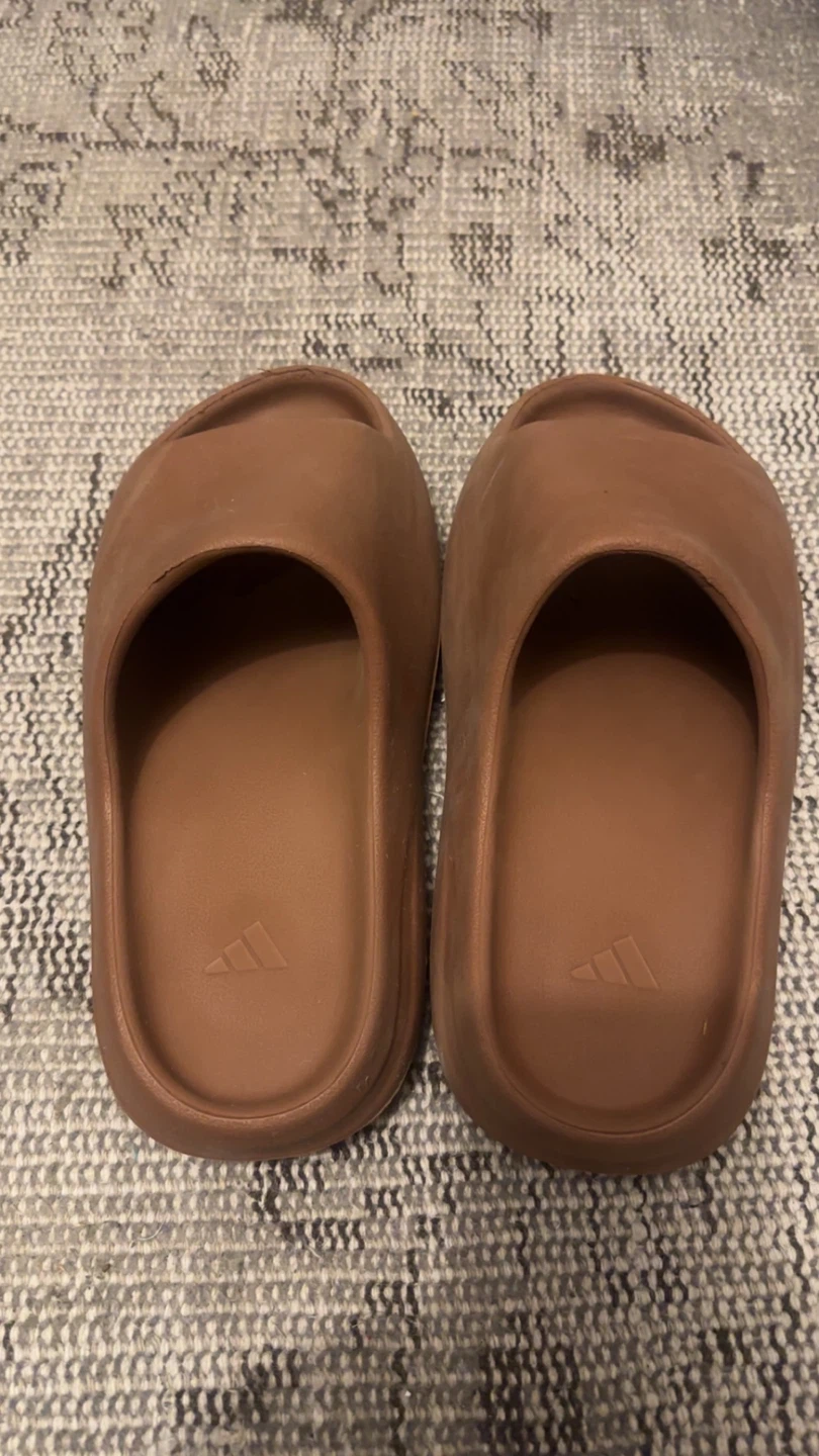 Adidas Yeezy Slides - photo 2