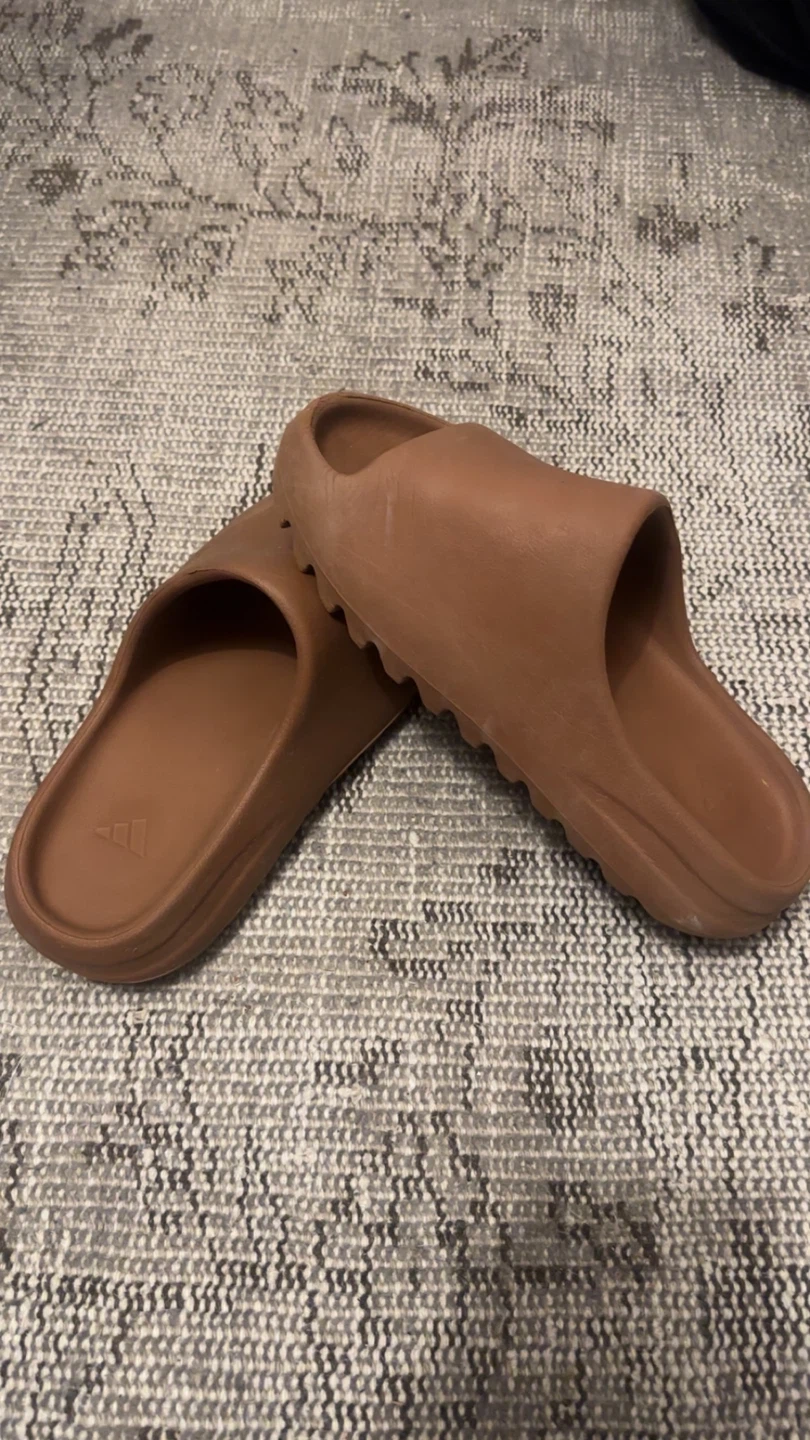 Adidas Yeezy Slides - photo 3