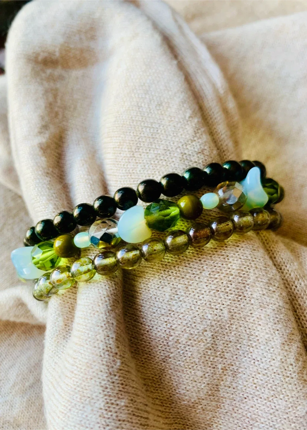 Green Beaded Bracelet Set image indicator(3)