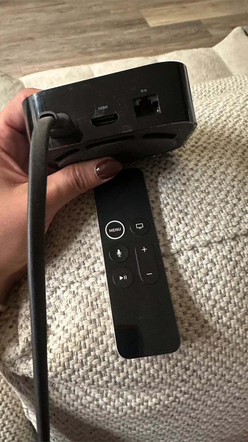 Apple TV with Remote image indicator(3)