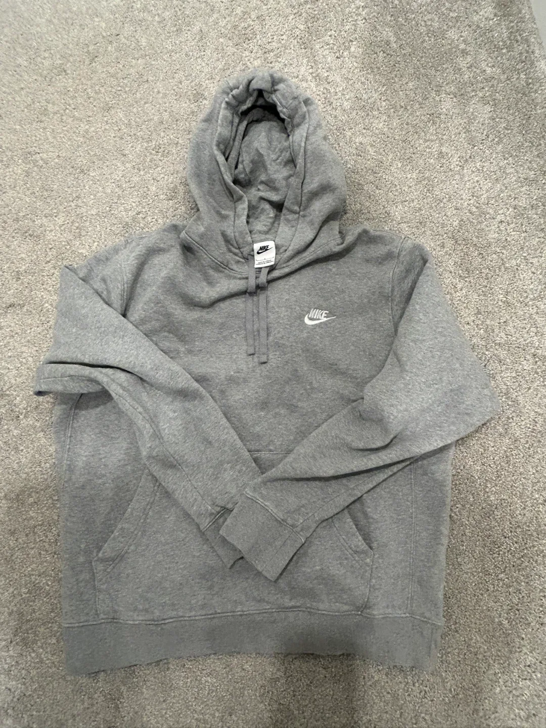 Nike Hoodies - Size L image indicator(6)