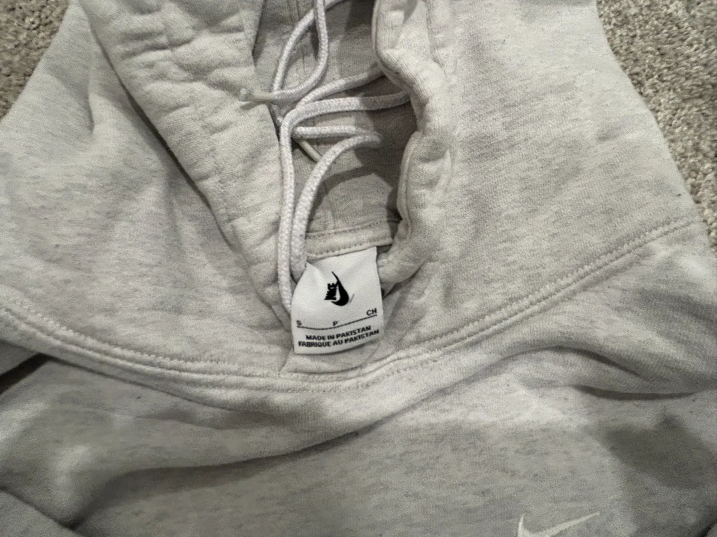 Nike Hoodies - Size L image indicator(9)