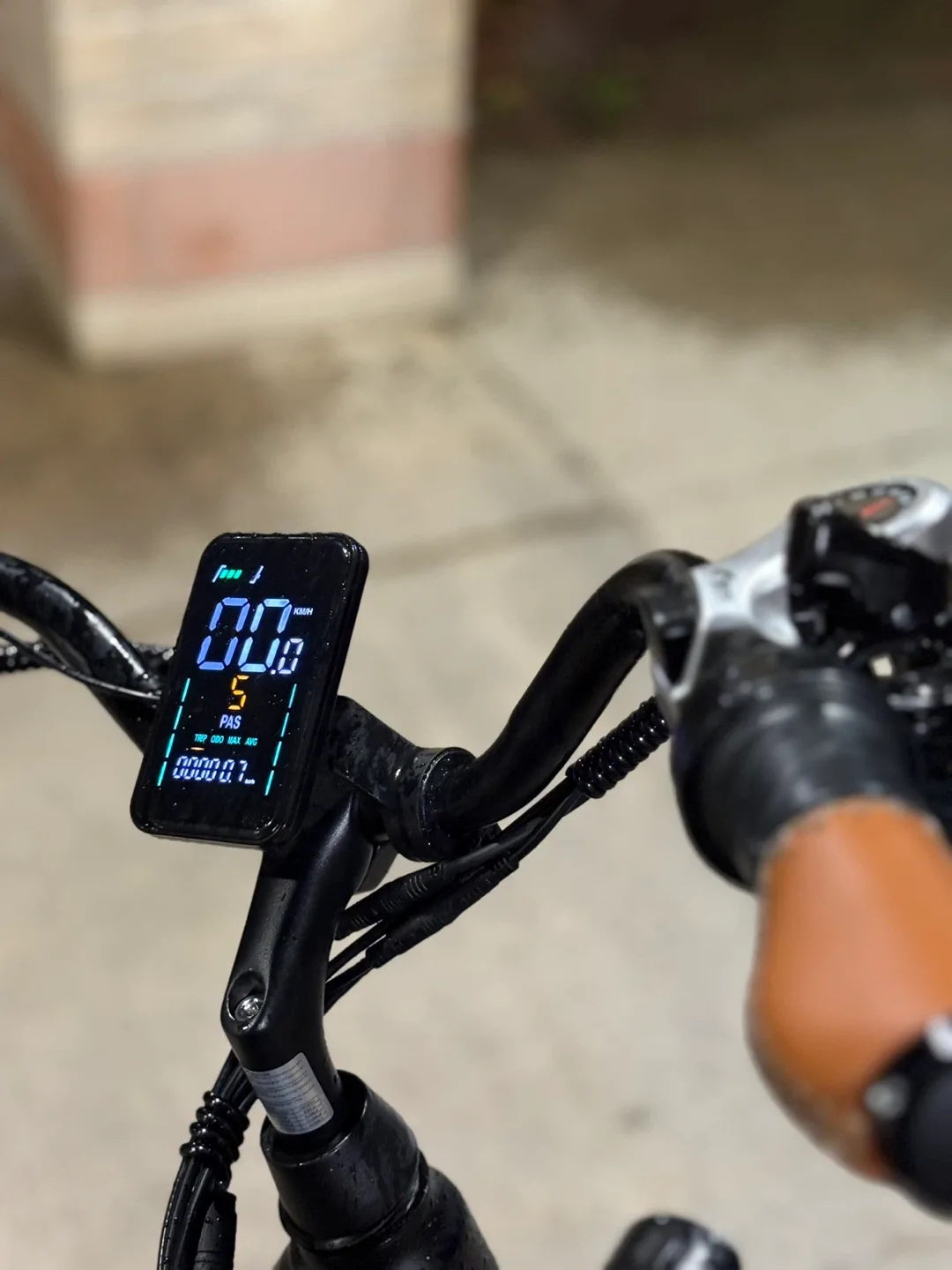 Inverter E-Bike - Like New! image indicator(7)