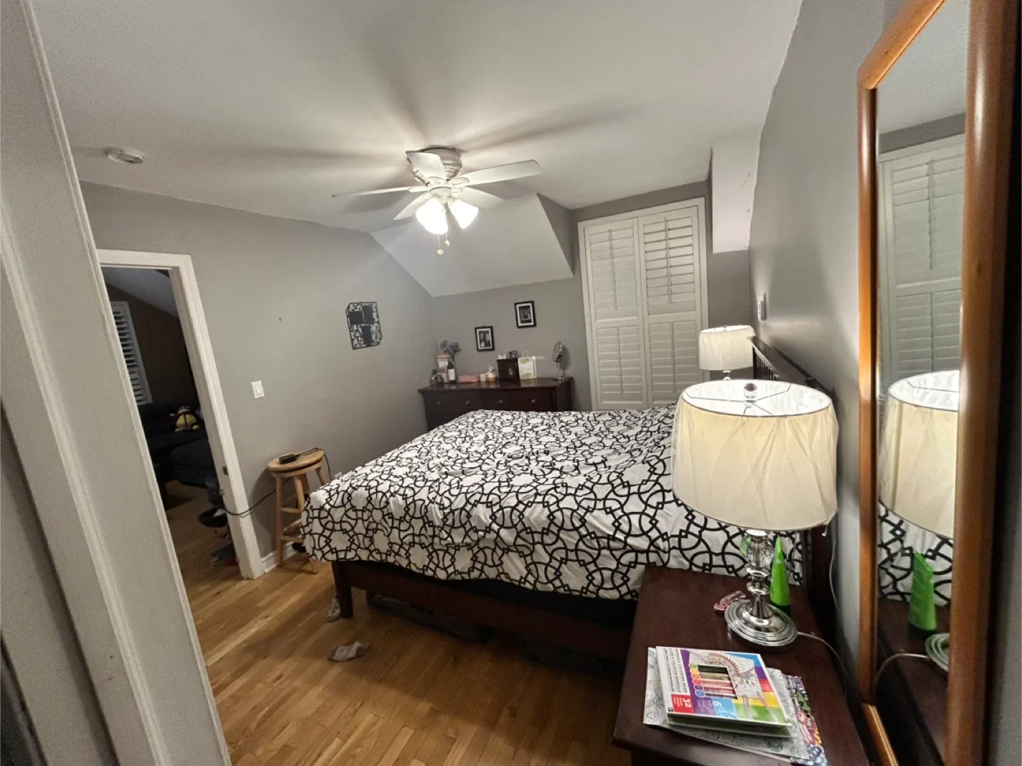 Queen size bed frame and 6 drawer dresser image indicator(2)