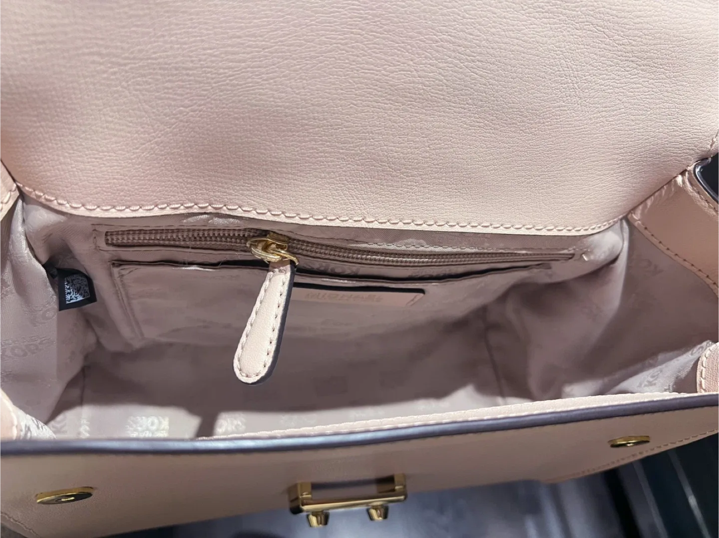 Brand New Michael Kors Pink Leather Crossbody Bag image indicator(3)