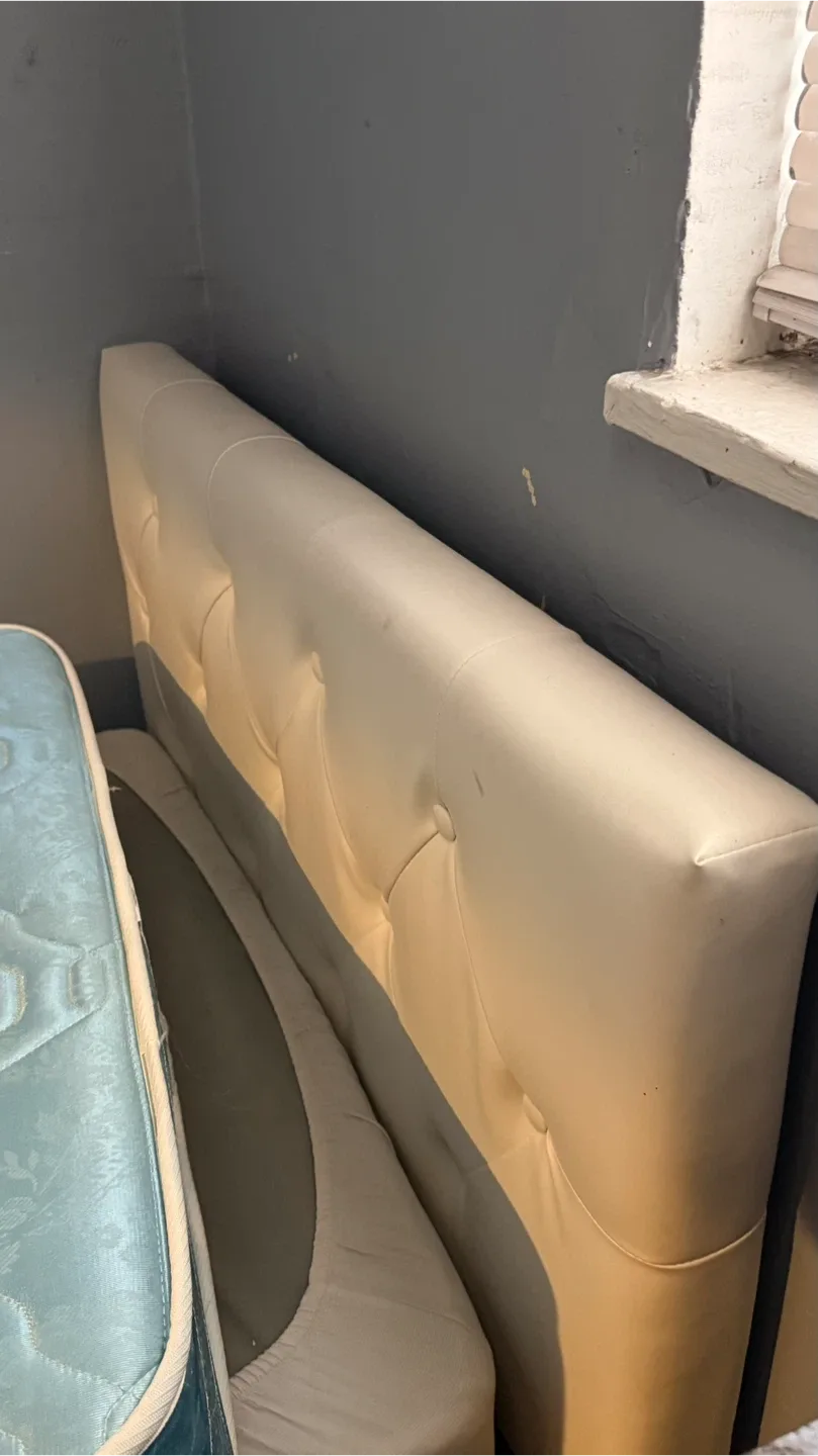 White Tufted Headboard & Bed Frame image indicator(3)