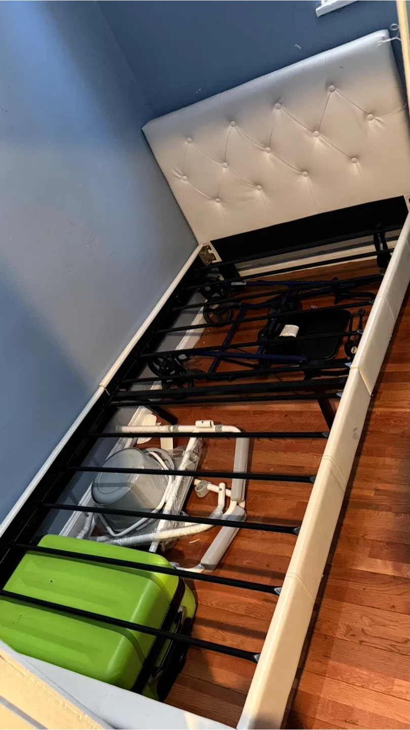 White Tufted Headboard & Bed Frame image indicator(4)