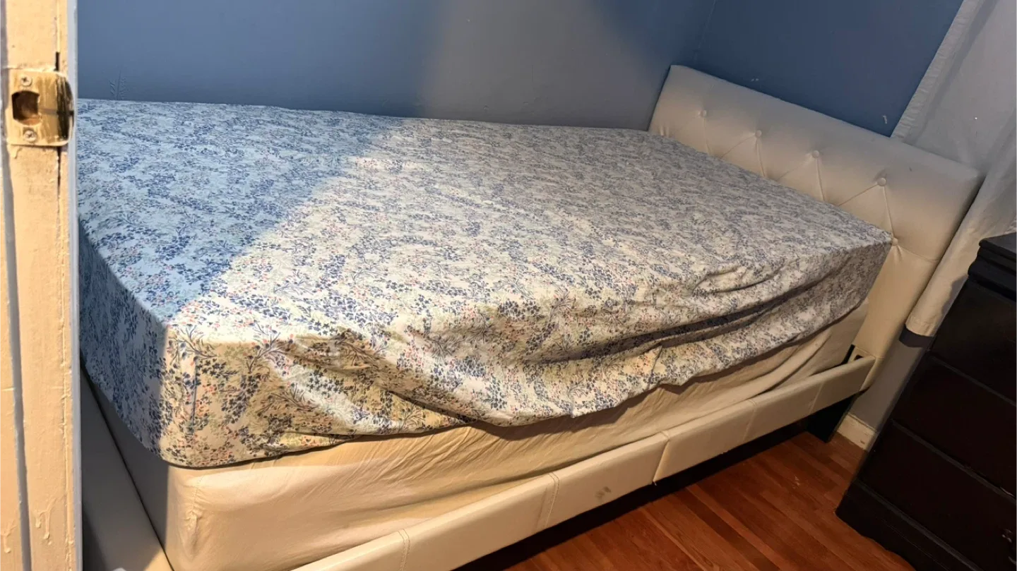 White Tufted Headboard & Bed Frame image indicator(2)