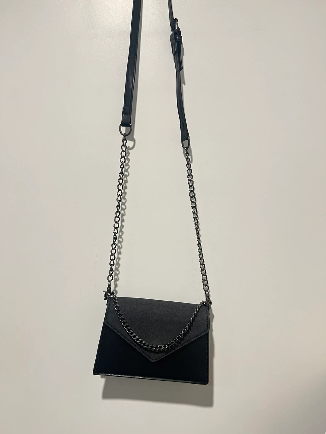 New Black Crossbody Bag with Chain