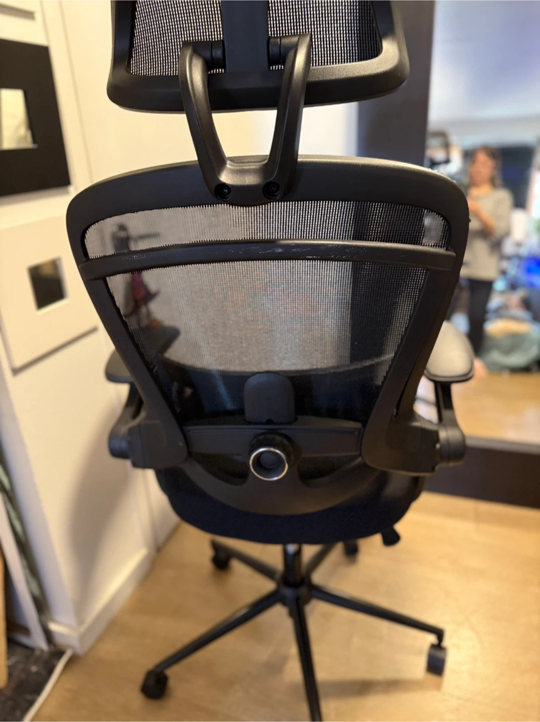 Ergonomic Mesh Office Chair - Black - photo 2