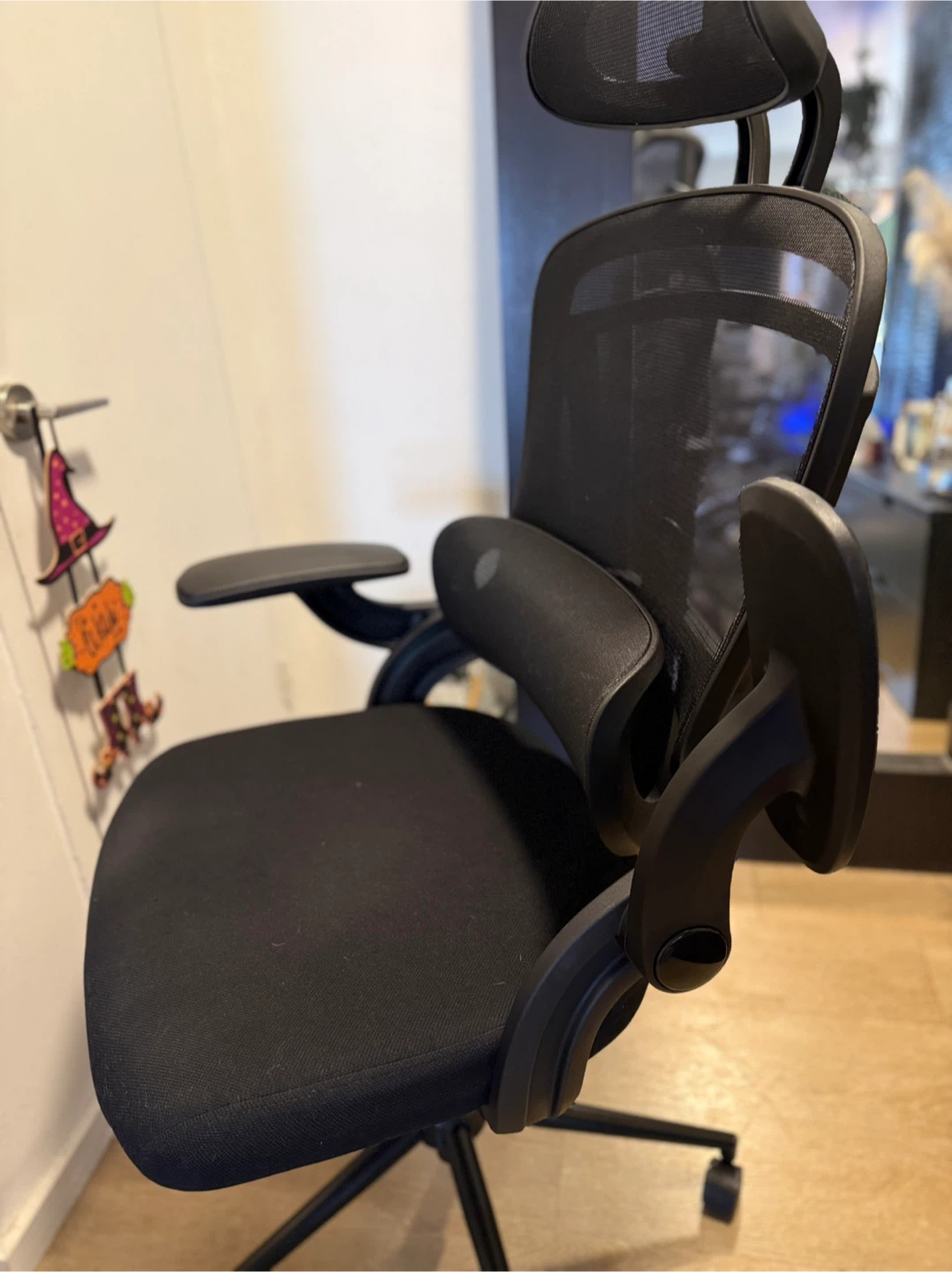 Ergonomic Mesh Office Chair - Black - photo 3