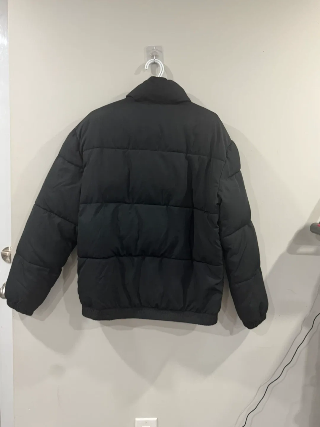 Hollister Black Puffer Jacket image indicator(2)