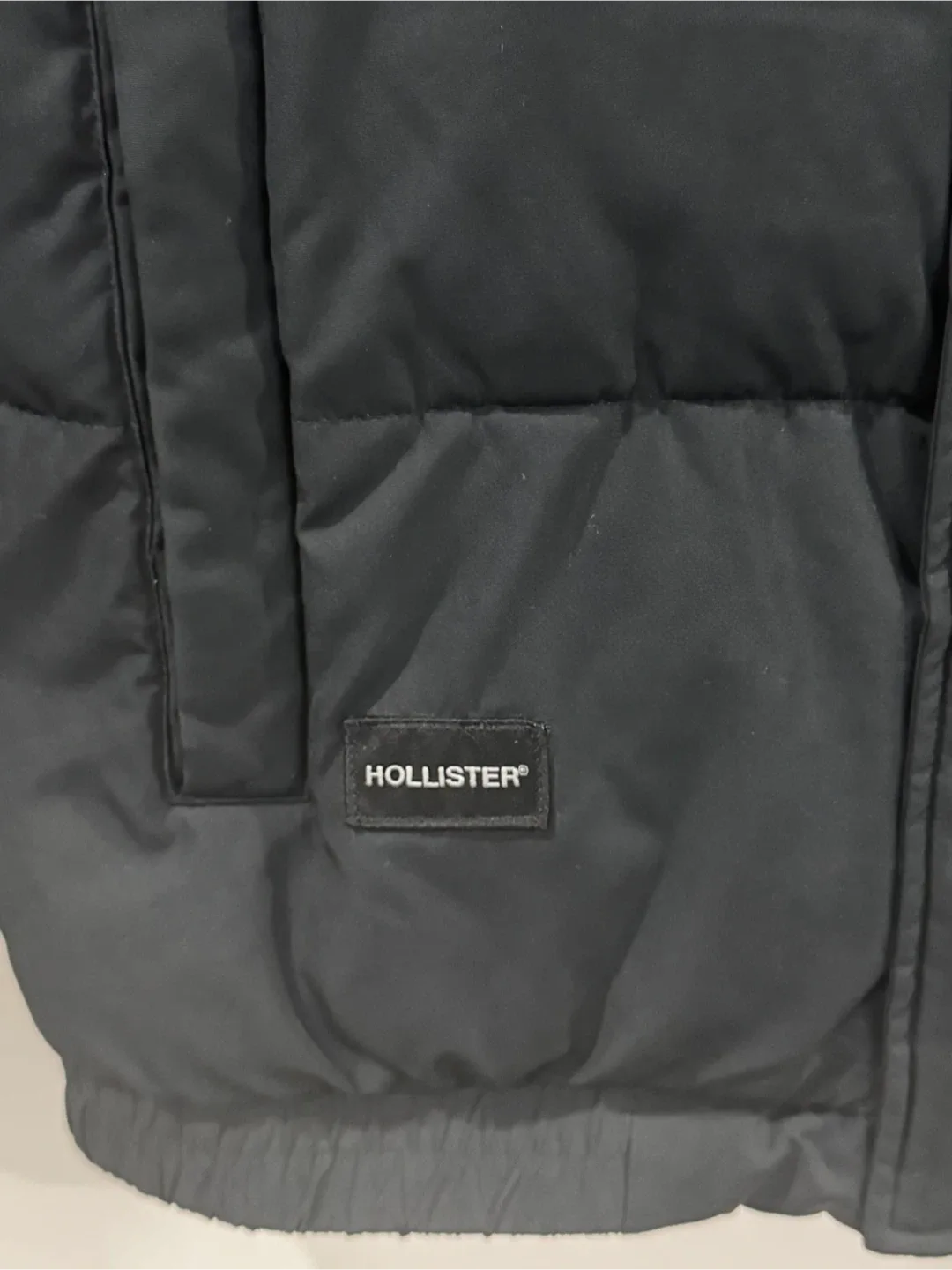 Hollister Black Puffer Jacket image indicator(3)
