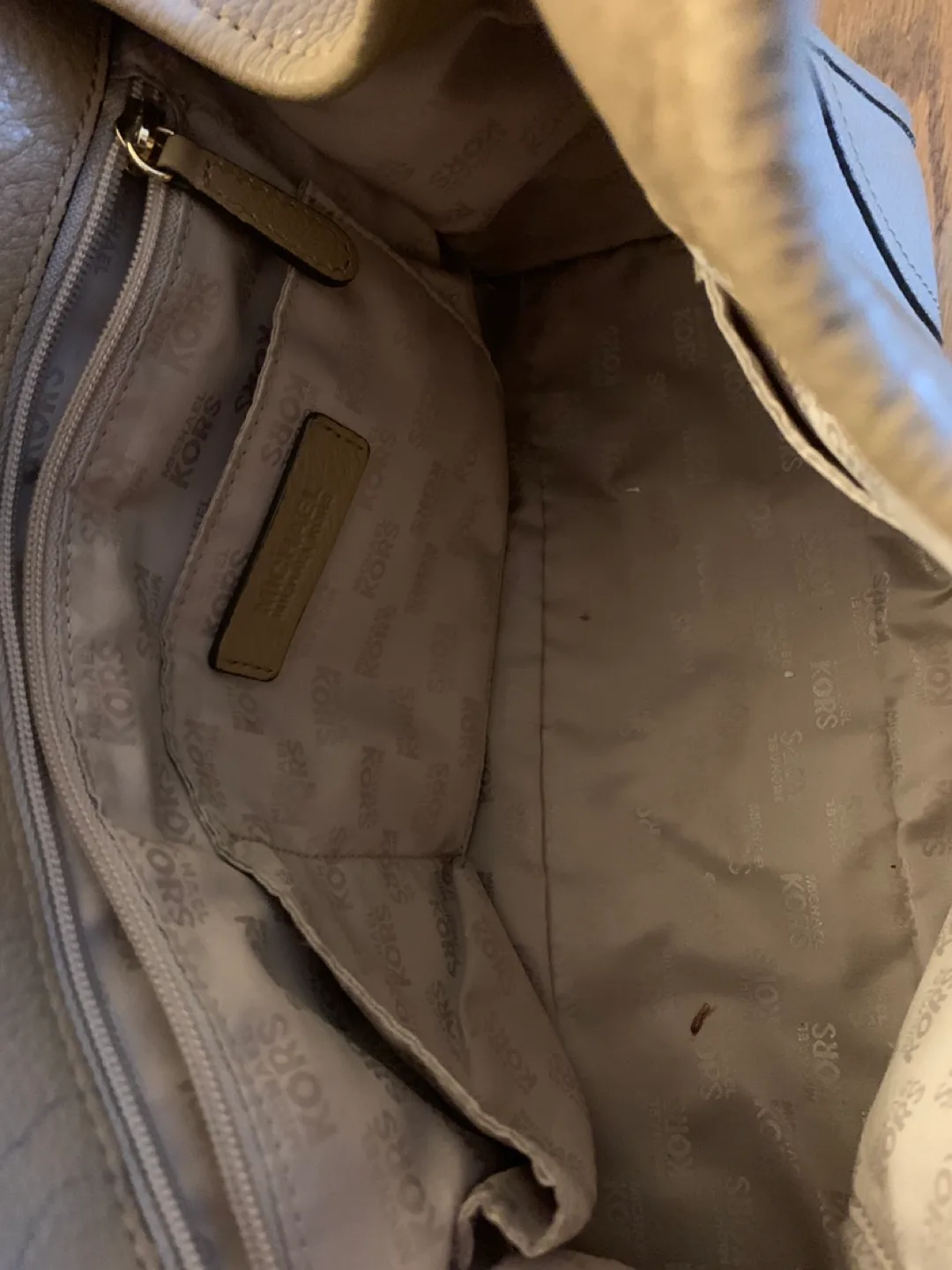 Michael Kors Beige Leather Shoulder Bag image indicator(3)