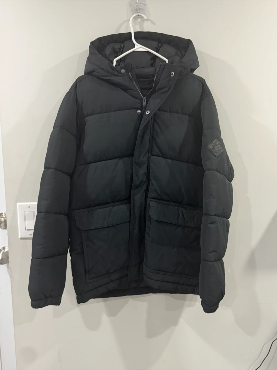 Hollister Ultimate Puffer Jacket - Size M