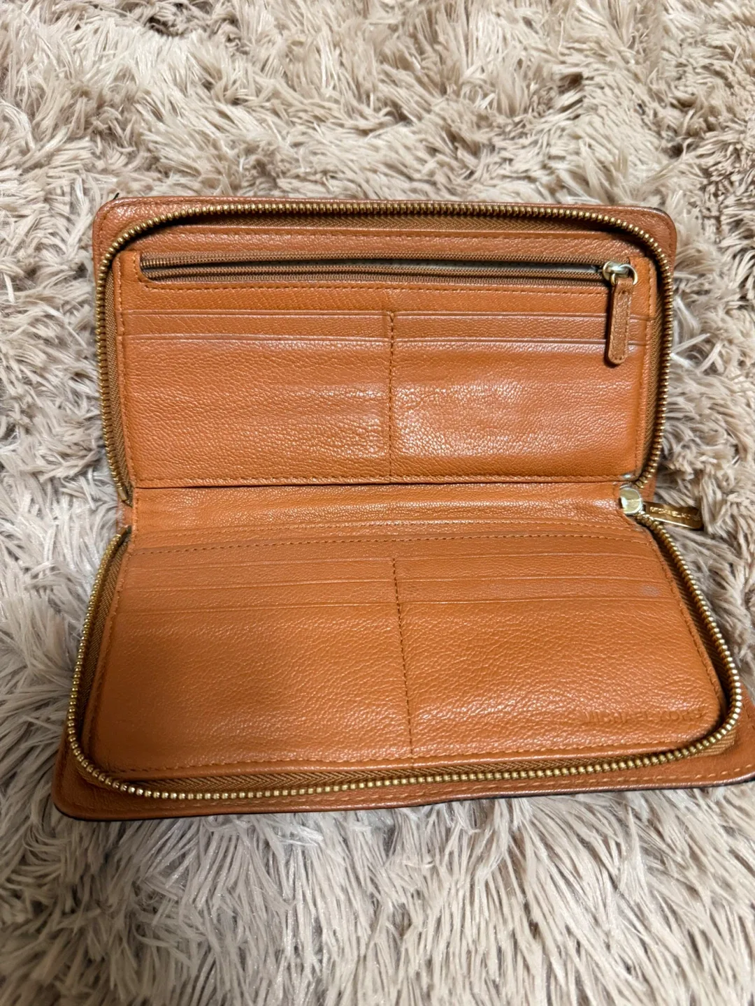 Michael Kors Brown Leather Wallet image indicator(2)