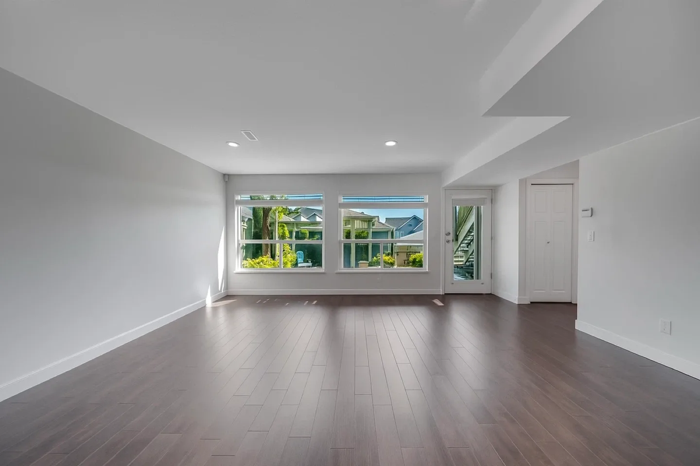 🏡 Cozy 2BR Suite in Burke Mountain – Private Entrance image indicator(2)