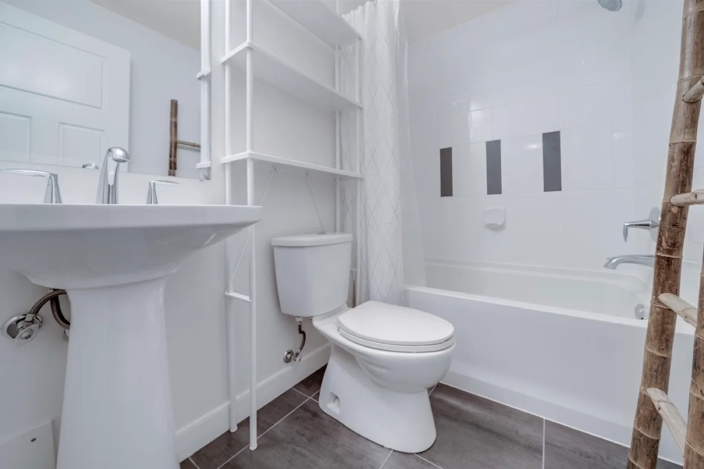 🏡 Cozy 2BR Suite in Burke Mountain – Private Entrance image indicator(4)