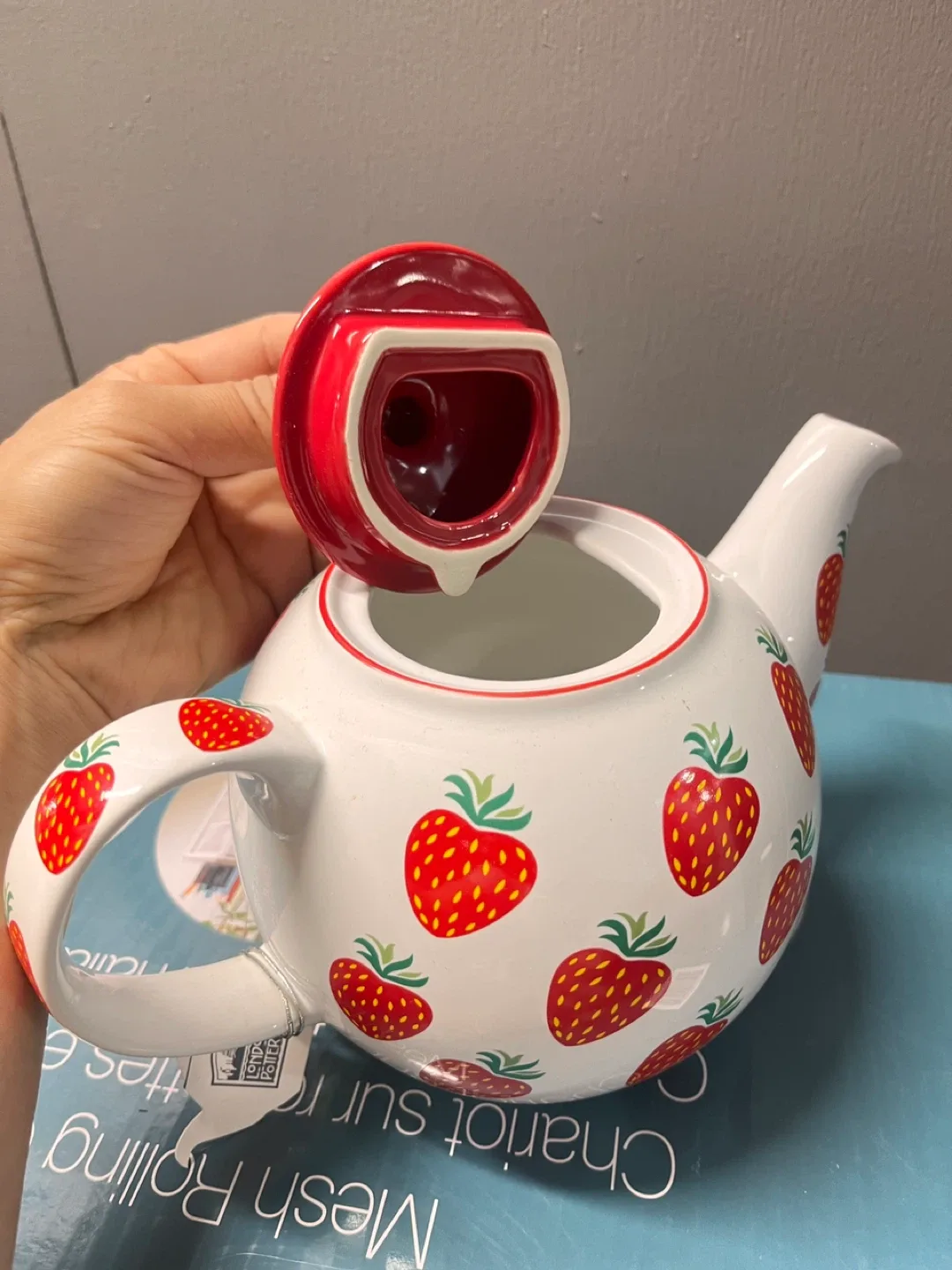 London Pottery Globe Teapot - Strawberry Design image indicator(2)