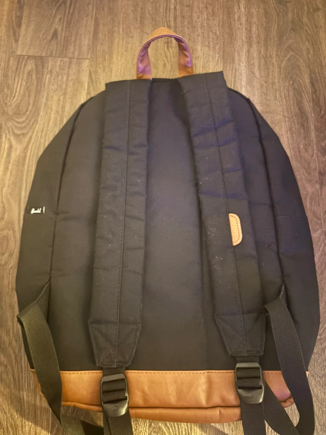 Herschel Backpack image indicator(2)