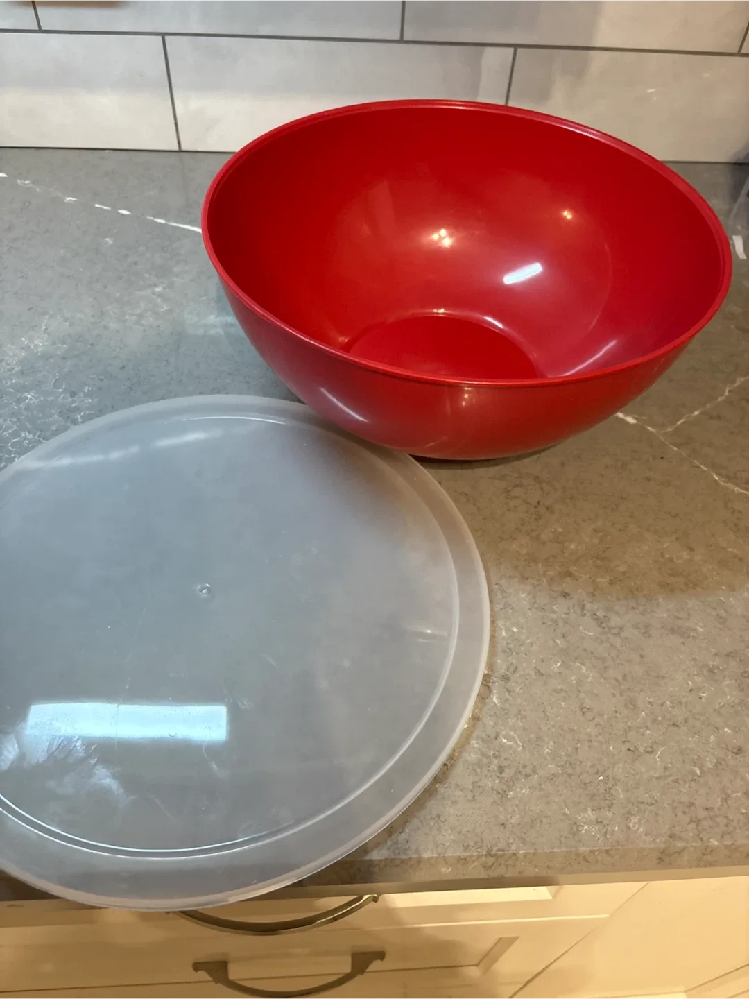 NEW large Red Plastic 12” Mixing Bowl with Lid..5.5 L image indicator(2)