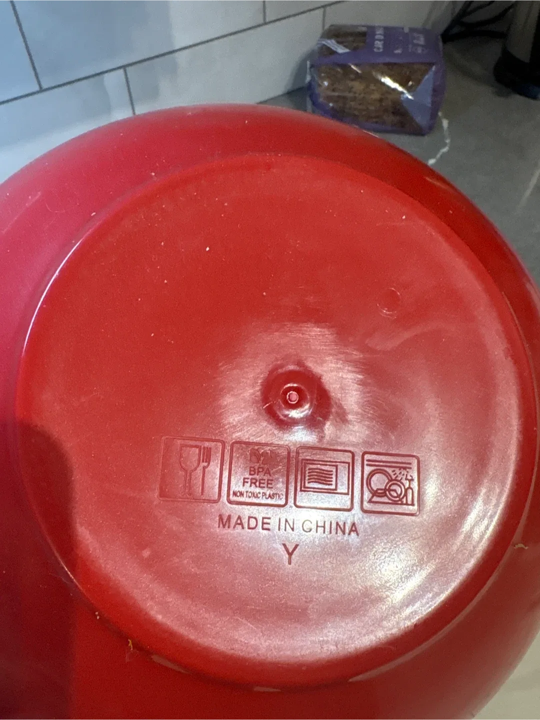 NEW large Red Plastic 12” Mixing Bowl with Lid..5.5 L image indicator(3)