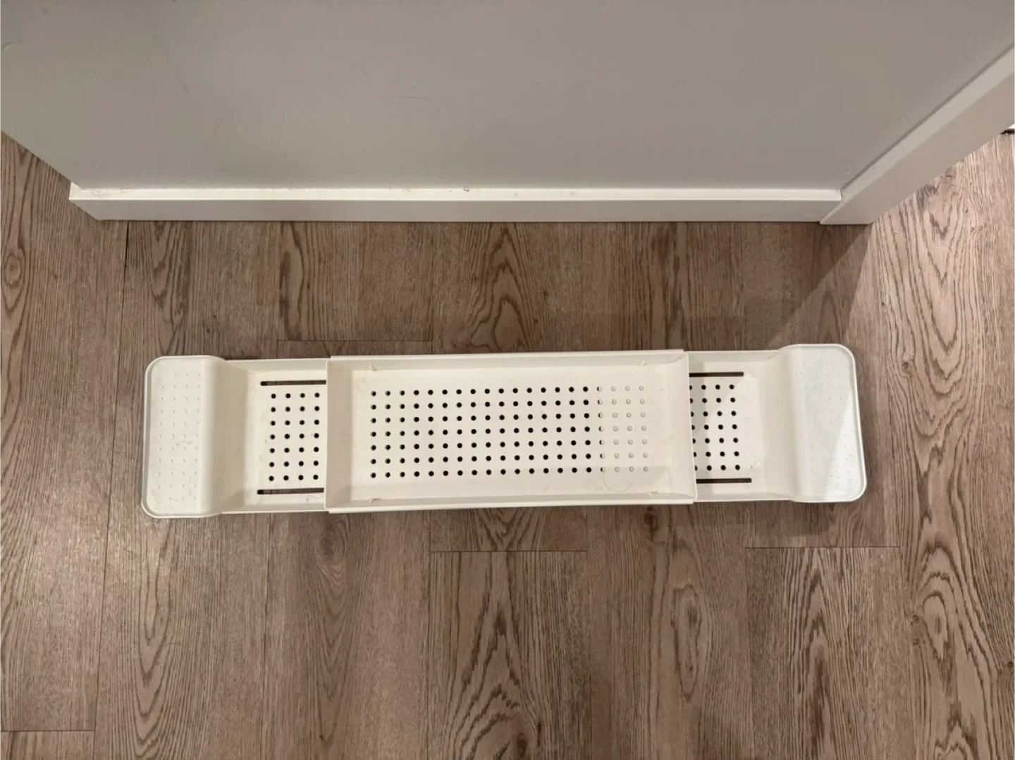 White Extendable Bathtub Tray thumbnail