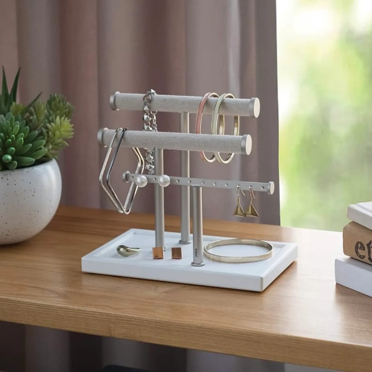 NEW Umbra Jewelry Stand 🥕 image indicator(4)