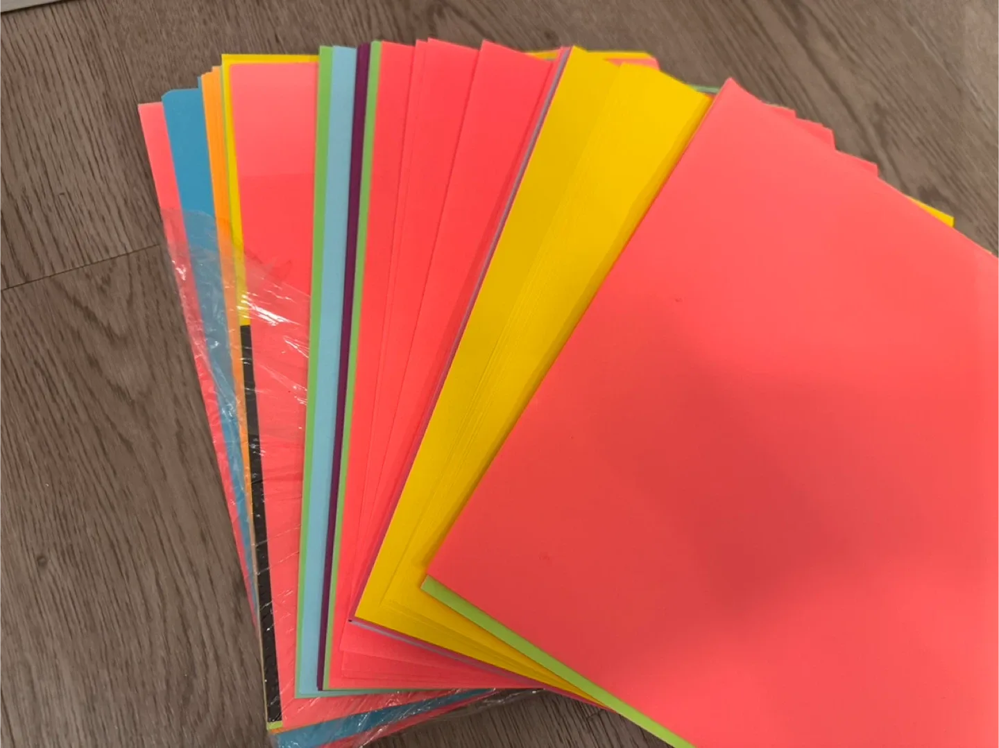 Assorted Colourful Construction Paper image indicator(2)