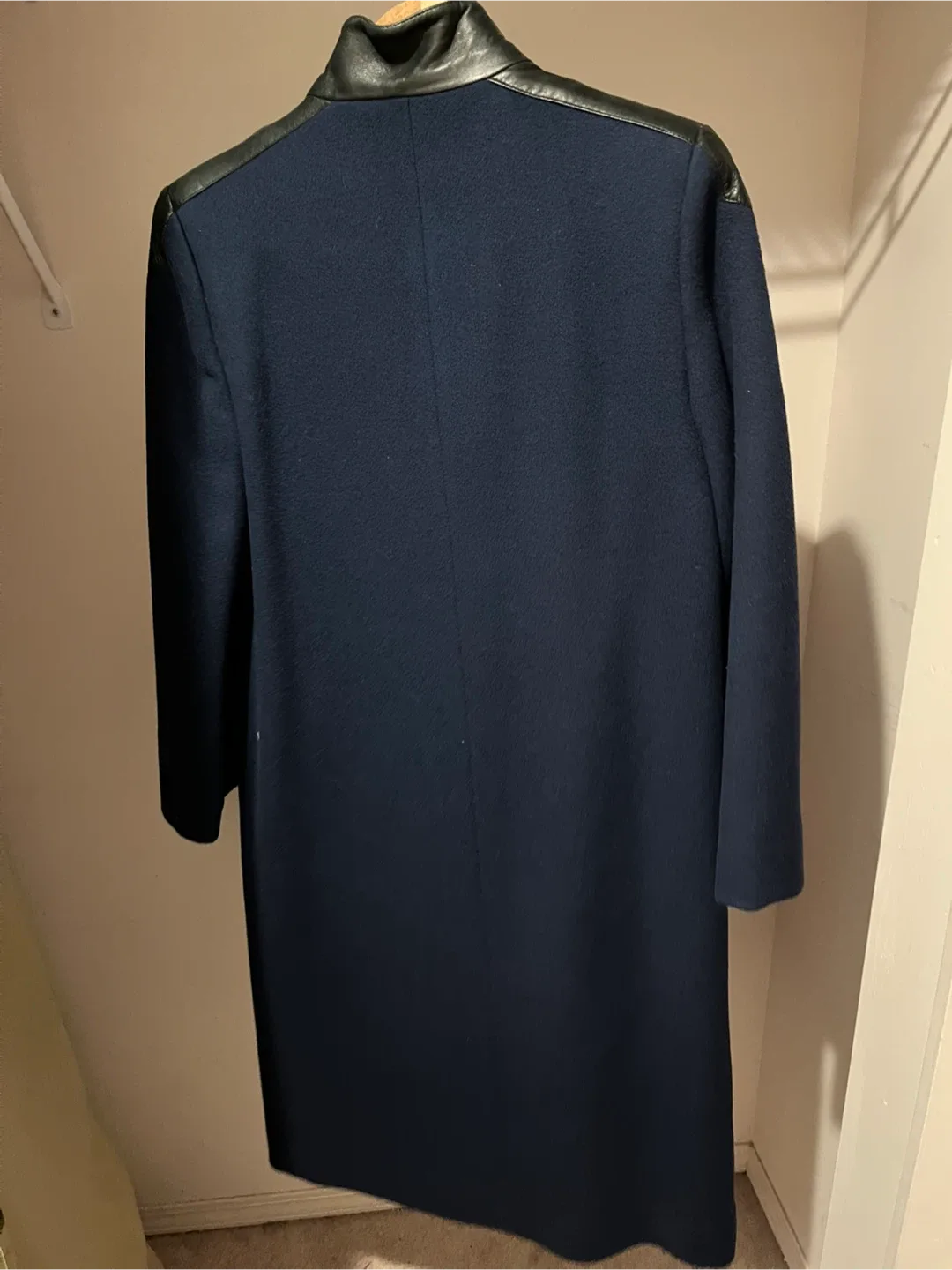 100% Wool Winter weight Vintage 1970’s Coat Leather trim - Small image indicator(2)