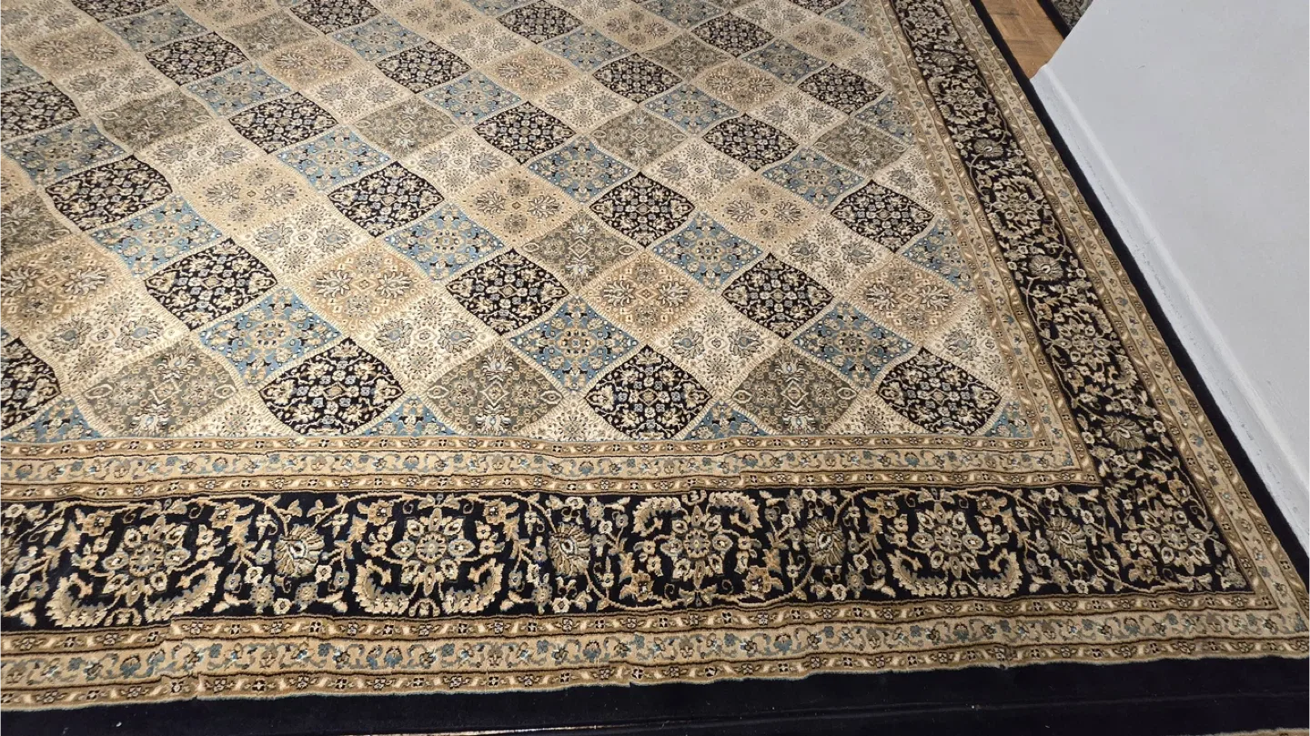 Carpet, pillow covers and curtains image indicator(3)