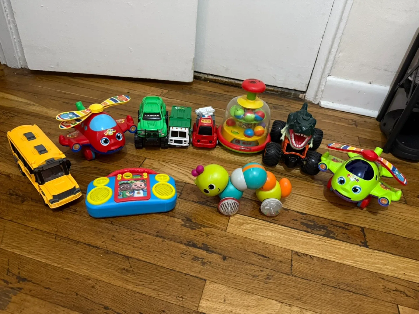 Mixed Lot of Kids Toys image indicator(2)
