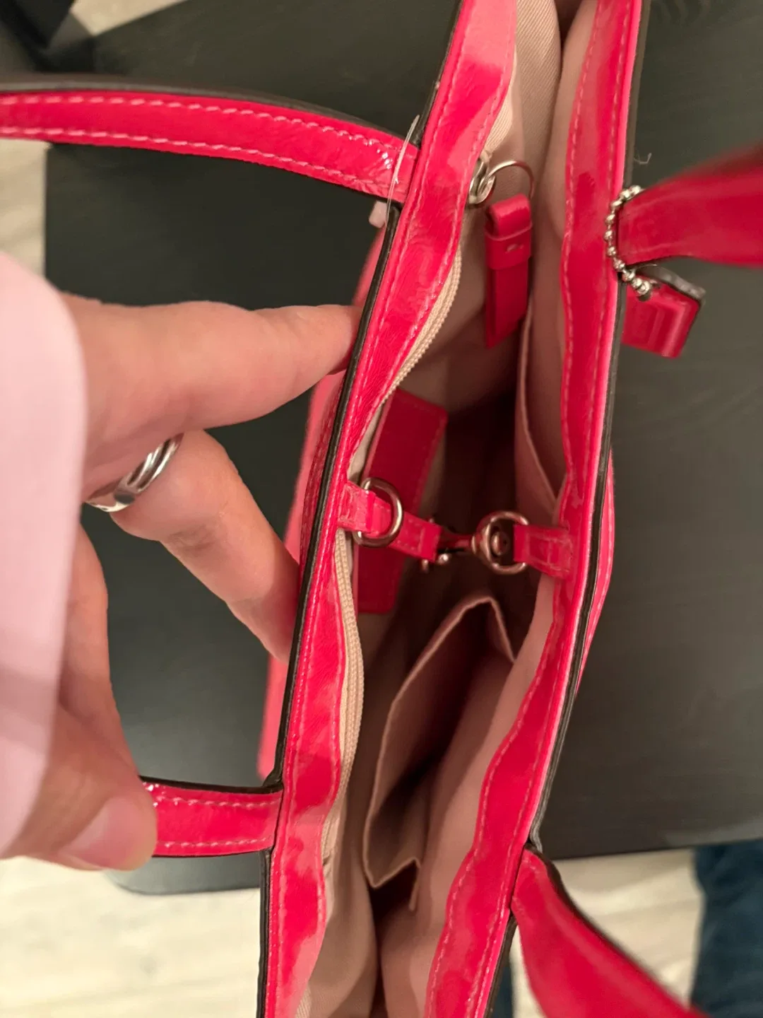 Coach Pink Tote Bag image indicator(3)