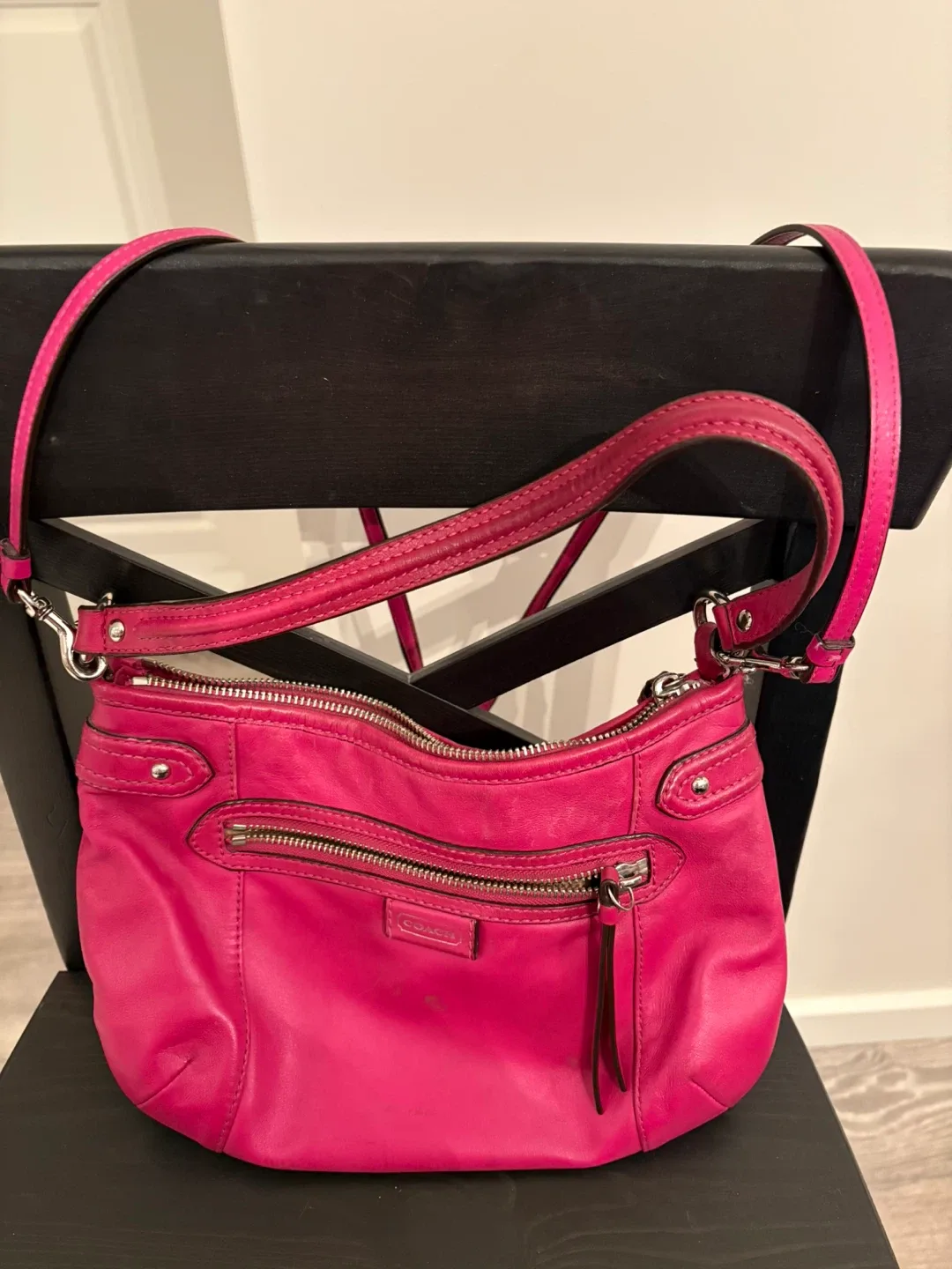 Coach Pink Leather Handbag image indicator(2)