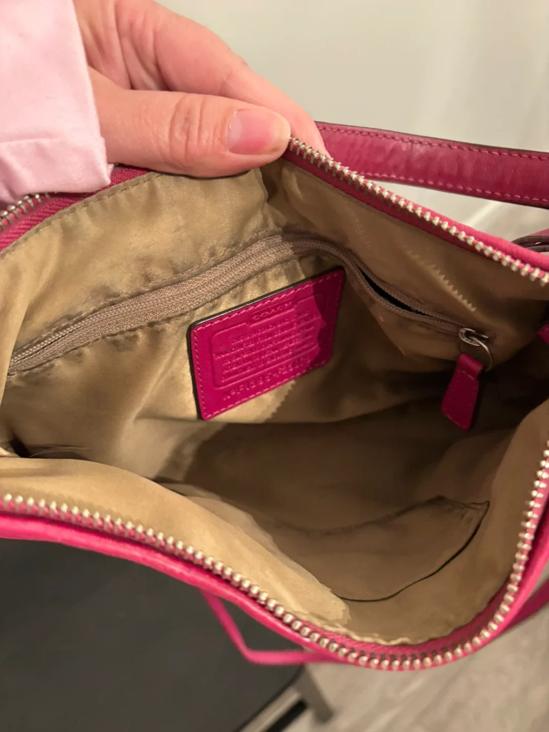 Coach Pink Leather Handbag image indicator(5)