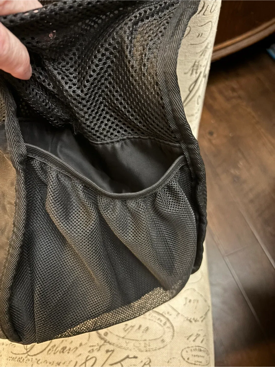 Black Pet Carrier Sling Bag image indicator(5)