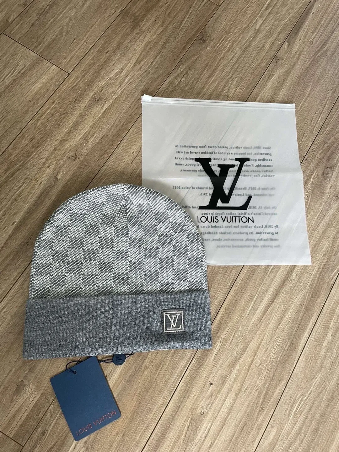 Louis Vuitton Beanie thumbnail