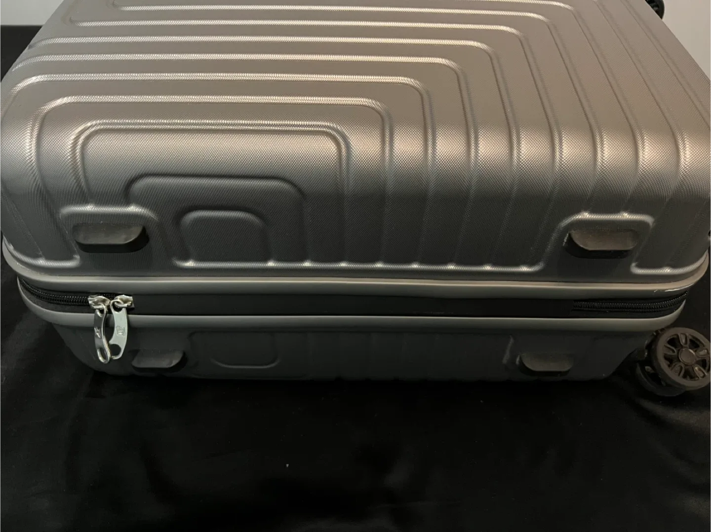 American Tourister Carry-on suitcase - Grey image indicator(3)