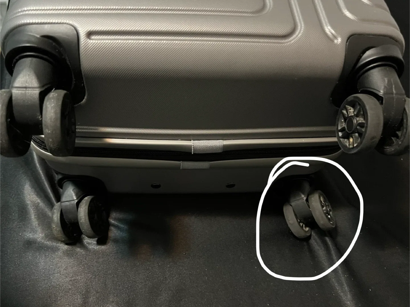 American Tourister Carry-on suitcase - Grey image indicator(5)