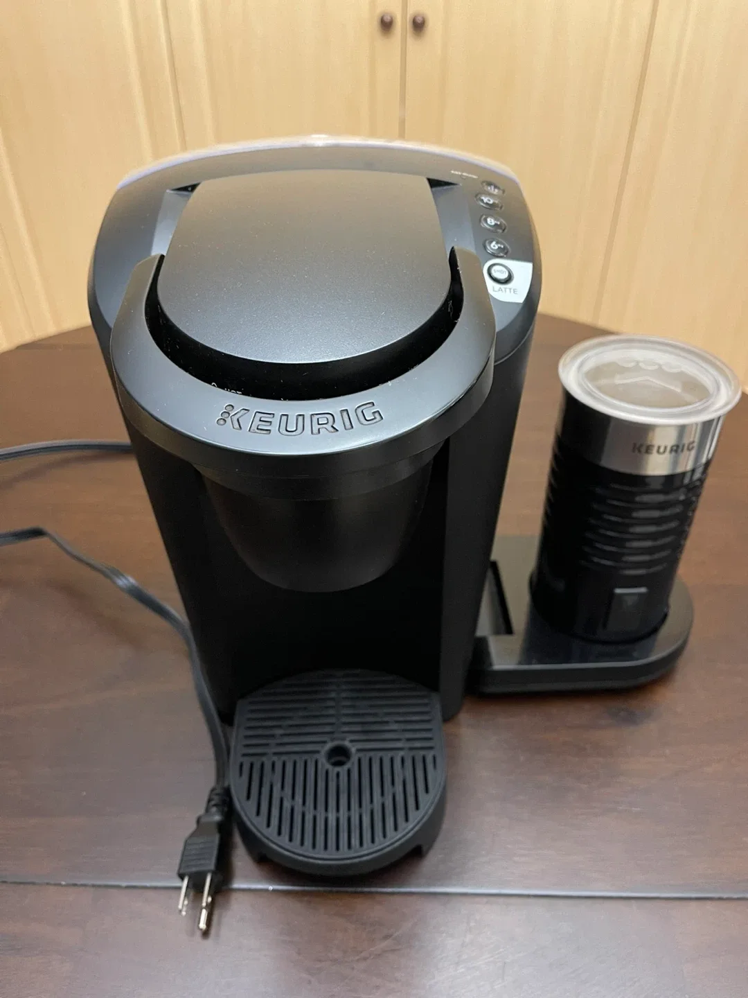 Keurig K-Latte Single Serve Coffee Maker image indicator(2)