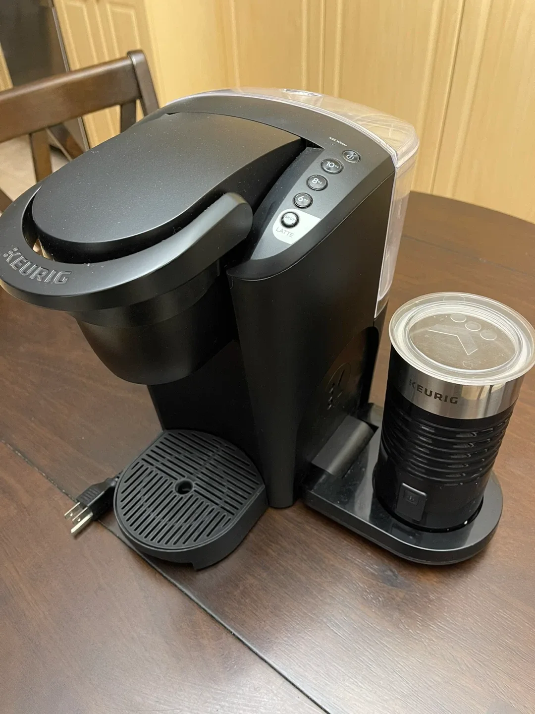 Keurig K-Latte Single Serve Coffee Maker image indicator(3)