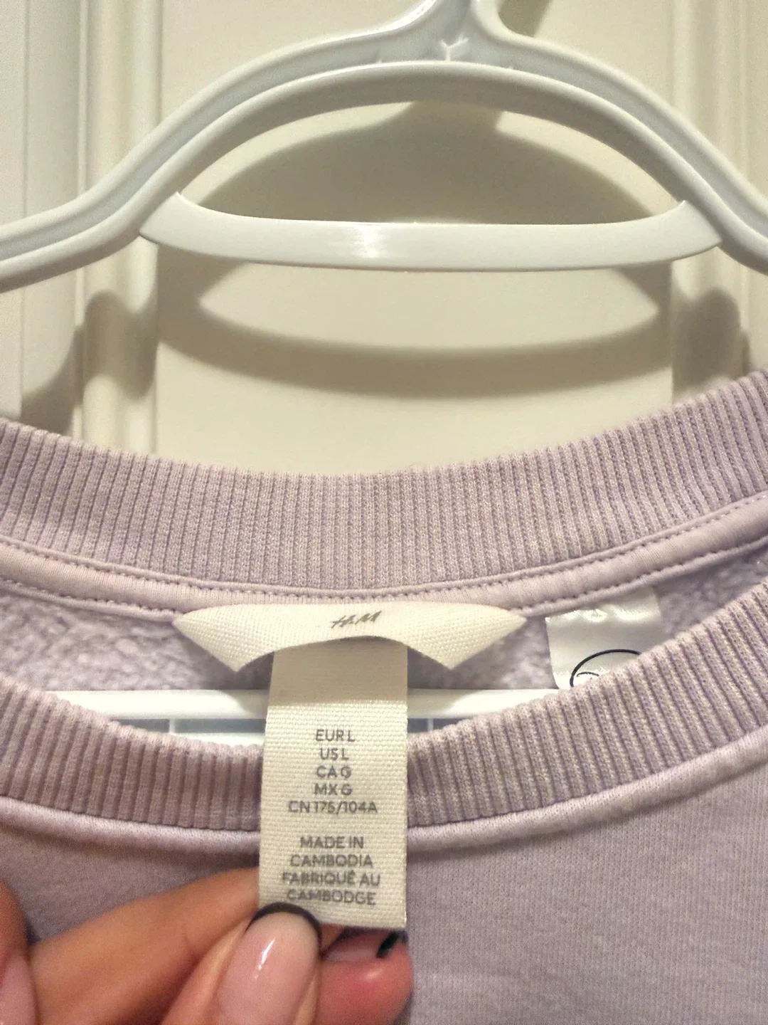 H&M Mickey Mouse Lavender Sweatshirt - Size L image indicator(2)